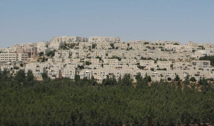 Det er blant annet i denne bydelen i Jerusalem, Ramat Shlomo, at det planlegges bygging av nye leiligheter. (Illustrasjonsfoto: Wikimedia Commons) Det er blant annet i denne bydelen i Jerusalem, Ramat Shlomo, at det planlegges bygging av nye leiligheter. (Illustrasjonsfoto: Wikimedia Commons)