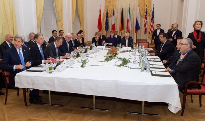 ForhandFra atomforhandlingene mellom Iran og verdensmaktene, i Wien 24. november. (Foto: Det amerikanske utenriksdepartementet / Flickr.com) ForhandFra atomforhandlingene mellom Iran og verdensmaktene, i Wien 24. november. (Foto: Det amerikanske utenriksdepartementet / Flickr.com)