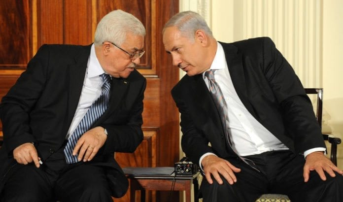 Benjamin Netanyahu og Mahmoud Abbas under samtaler i Det hvite hus i Washington D.C. i 2010. (Illustrasjonsfoto: GPO) Benjamin Netanyahu og Mahmoud Abbas under samtaler i Det hvite hus i Washington D.C. i 2010. (Illustrasjonsfoto: GPO)