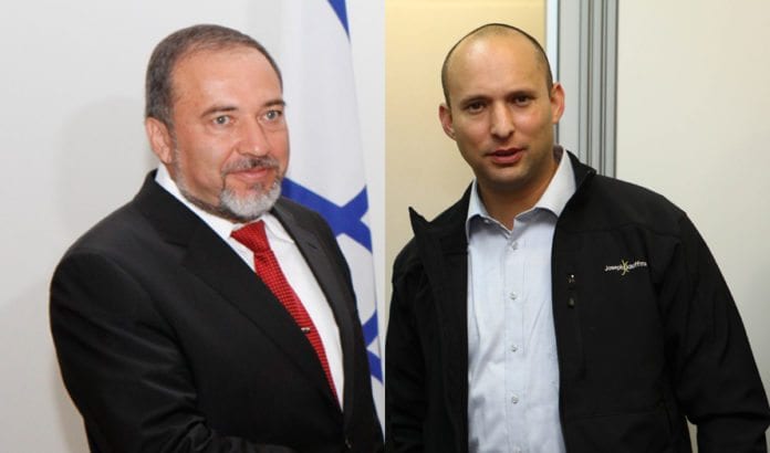 Både Avigdor Lieberman og Naftali Bennett forhandler om å bli utenriksminister i den neste regjeringen. (Foto: The Israel Project og Latvias ambassade / Flickr.com) Både Avigdor Lieberman og Naftali Bennett forhandler om å bli utenriksminister i den neste regjeringen. (Foto: The Israel Project og Latvias ambassade / Flickr.com)