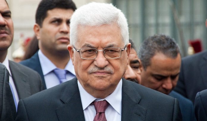 De palestinske selvstyremyndighetenes president Mahmoud Abbas. (Foto: Olivier Pacteu / Flickr.com) Mahmoud Abbas er i hardt vær om dagen, men ble likevel gjenvalgt som PLO-leder. (Foto: Olivier Pacteu / Flickr.com)
