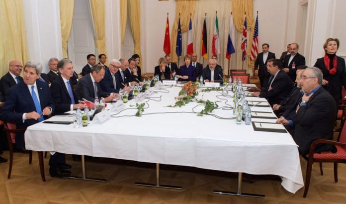 Det verserer ulike inntrykk av hva rammeavtalen mellom P5+1-landene og Iran innebærer. Her er partene samlet i Lausanne. (Foto: Det amerikanske utenriksdepartementet / Flickr.com) Det verserer ulike inntrykk av hva rammeavtalen mellom P5+1-landene og Iran innebærer. Her er partene samlet i Lausanne. (Foto: Det amerikanske utenriksdepartementet / Flickr.com)