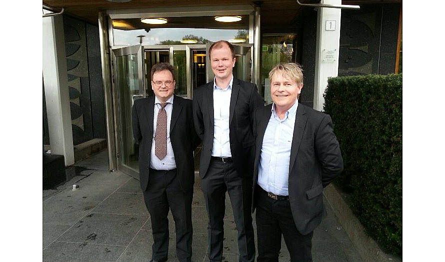 Morten Fjell Rasmussen, Conrad Myrland og Bengt-Ove Nordgård fra MIFF før et besøk i Utenriksdepartementet mandag 4. mai 2015. (Foto: MIFF)