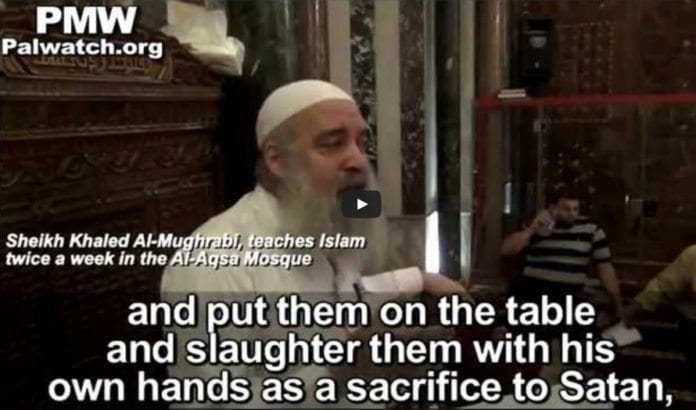 Hatpredikant i al-Aqsa moskeen påstår at jøder driver menneskeofringer til djevelen. (Foto: Skjermdump fra PMW / YouTube før videoen ble fjernet 5. juni) Hatpredikant i al-Aqsa moskeen påstår at jøder driver menneskeofringer til djevelen. (Foto: Skjermdump fra PMW / YouTube før videoen ble fjernet 5. juni)