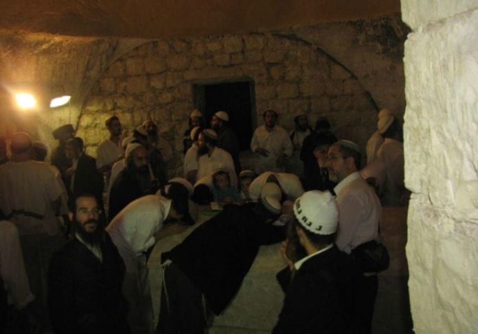 Josefs grav i Nablus. (Illustrasjonsfoto: www.keveryosef.co.il, via jpost.com) Josefs grav i Nablus. (Illustrasjonsfoto: www.keveryosef.co.il, via jpost.com)
