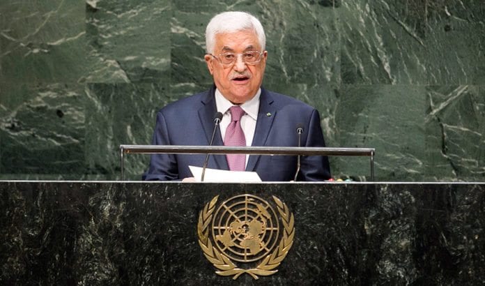 Mahmoud Abbas ser ikke ut til å kunne erklære Oslo-avtalene ugyldige fra FNs talerstol i september likevel. Bildet er tatt i FNs generalforsamling for ett år siden. (Illustrasjonsfoto: Amanda Voisard / FN) Mahmoud Abbas ser ikke ut til å kunne erklære Oslo-avtalene ugyldige fra FNs talerstol i september likevel. Bildet er tatt i FNs generalforsamling for ett år siden. (Illustrasjonsfoto: Amanda Voisard / FN)