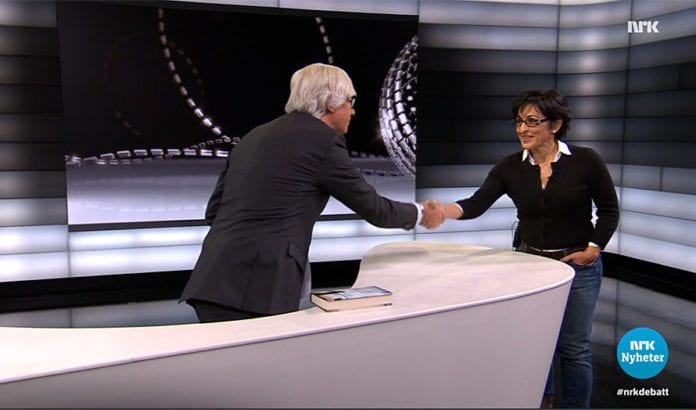 Ole Torp takker Susan Abulhawa for fremmøtet på Aktuelt tirsdag 6. oktober. (Foto: Skjermdump fra NRK)