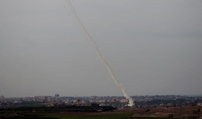 Rakett avfyrt fra Gaza mot Israel. (Illustrasjonsfoto: Wikimedia Commons) Rakett avfyrt fra Gaza mot Israel. (Illustrasjonsfoto: Wikimedia Commons)