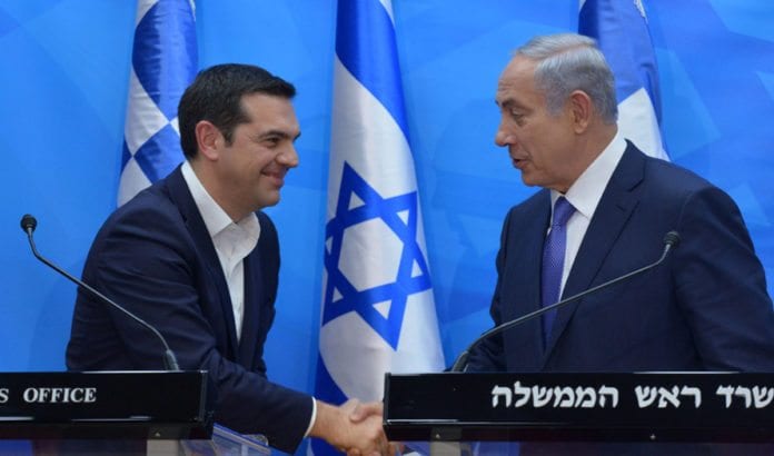 Den greske statsministeren Alexis Tsipras møtte Netanyahu da han besøkte Israel 25. november. (Foto: GPO) Den greske statsministeren Alexis Tsipras møtte Netanyahu da han besøkte Israel 25. november. (Foto: GPO)