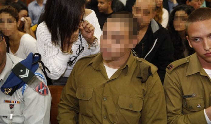Soldaten på bildet er anklaget for med vilje å ha drept en palestinsk terrorist som ikke utgjorde en trussel. (Foto: Flash90) Soldaten på bildet er anklaget for med vilje å ha drept en palestinsk terrorist som ikke utgjorde en trussel. (Foto: Flash90)