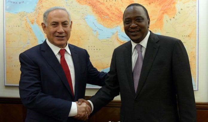 Israels statsminister Benjamin Netanyahu møtte Kenyas president Uhuru Kenyatta i februar. (Foto: GPO) Israels statsminister Benjamin Netanyahu møtte Kenyas president Uhuru Kenyatta i februar. (Foto: GPO)