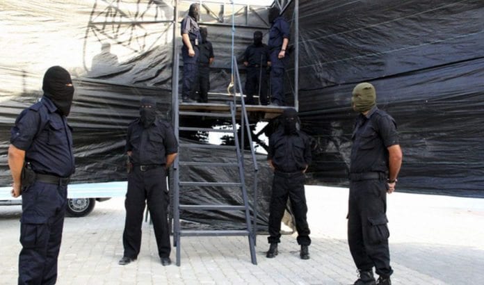 Dette bildet viser forberedelsene til en henrettelse i Gaza i 2013. (Illustrasjonsfoto: Hamas-myndighetenes innenriksdepartement i Gaza) Dette bildet viser forberedelsene til en henrettelse i Gaza i 2013. (Illustrasjonsfoto: Hamas-myndighetenes innenriksdepartement i Gaza)