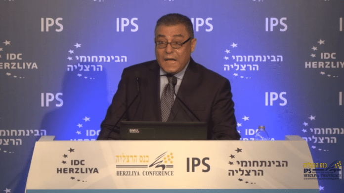 Egypts ambassadør til Israel, Hazem Khairat, på talerstolen under Herzliya-konferansen 2016. (Foto: Skjermdump fra konferansens videooverføring, via Times of Israel) Egypts ambassadør til Israel, Hazem Khairat, på talerstolen under Herzliya-konferansen 2016. (Foto: Skjermdump fra konferansens videooverføring, via Times of Israel)