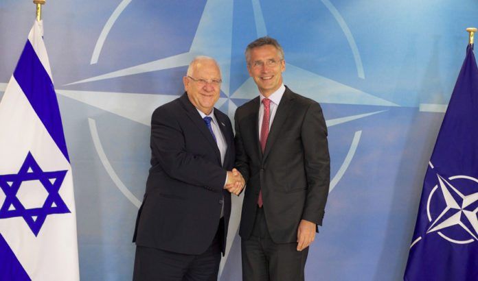 Israels president Reuven Rivlin møtte NATOs generalsekretær Jens Stoltenberg tirsdag 21. juni 2016. (Foto: NATO) Israels president Reuven Rivlin møtte NATOs generalsekretær Jens Stoltenberg tirsdag 21. juni 2016. (Foto: NATO)