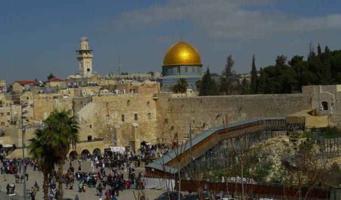FNs generalsekretær sier det lå et jødisk tempel her i Jerusalem. (Illustrasjonsfoto: Justin LaBerge / Flickr.com / CC) FNs generalsekretær sier det lå et jødisk tempel her i Jerusalem. (Illustrasjonsfoto: Justin LaBerge / Flickr.com / CC)