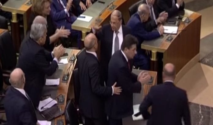 Det libanesiske parlamentet valgte Michel Aoun som landets nye president. (Foto: skjermdump Euronews) Det libanesiske parlamentet valgte Michel Aoun som landets nye president. (Foto: skjermdump Euronews)
