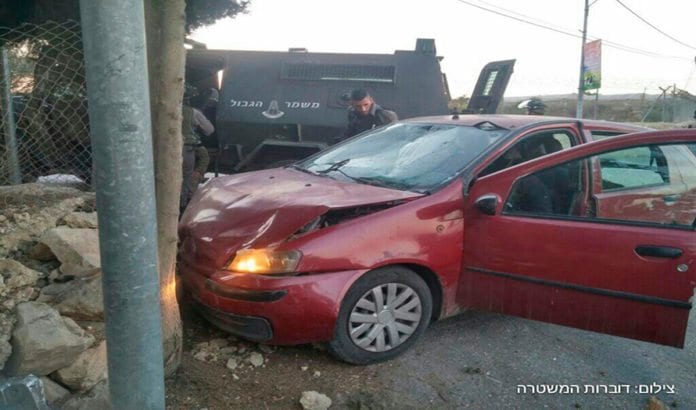Denne bilen ble brukt i et bilangrep på Vestbredden nær Beit Ummar, søndag 30. oktober. (Foto: Israelsk politi)