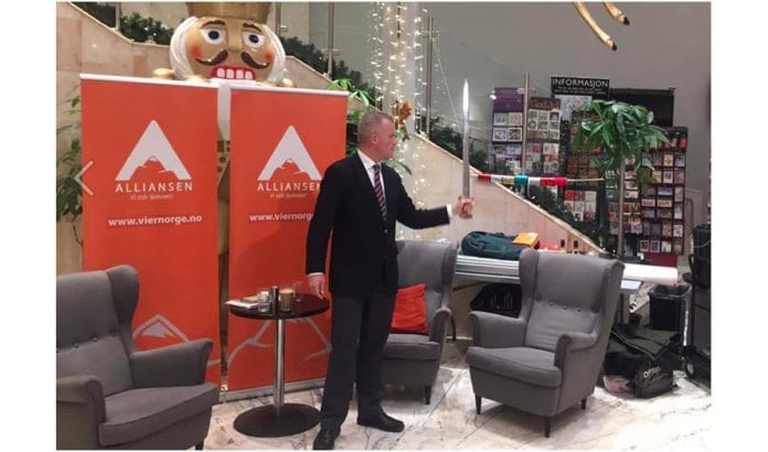 Hans Jorgen Lysglimt Johansen under lanseringen av partiet Alliansen 24. november 2016. (Foto: Fra Alliansens Facebook-side) Hans Jorgen Lysglimt Johansen under lanseringen av partiet Alliansen 24. november 2016. (Foto: Fra Alliansens Facebook-side)