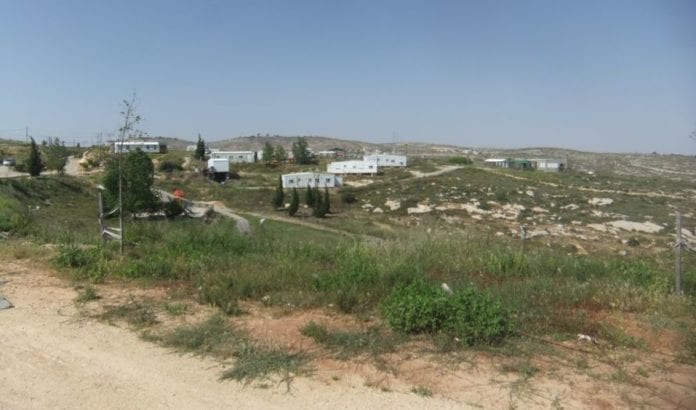Den israelske regjeringen har vedtatt en omstridt lov, som legaliserer flere bosetninger og utposter bygget på ulovlig land. Men loven blir ikke godkjent av Høyesterett. (Foto: Wikipedia Commons) Den israelske regjeringen har vedtatt en omstridt lov, som legaliserer flere bosetninger og utposter bygget på ulovlig land. Men loven blir ikke godkjent av Høyesterett. (Foto: Wikipedia Commons)