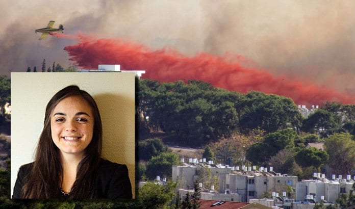 MIFFs journalist Elisabet Meltvik kom nært på brannen i Haifa 24. november 2016. (Foto: David King, flickr) MIFFs journalist Elisabet Meltvik kom nært på brannen i Haifa 24. november 2016. (Foto: David King, flickr)