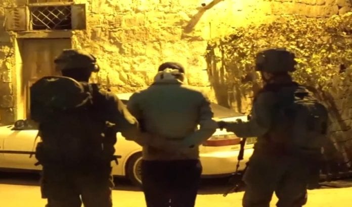 Shin Bet og det israelske forsvaret arresterte flere medlemmer av terrorcellen i Nablus. (Foto: skjermdump, Yedioth Aharonoth) Shin Bet og det israelske forsvaret arresterte flere medlemmer av terrorcellen i Nablus. (Foto: skjermdump, Yedioth Aharonoth)