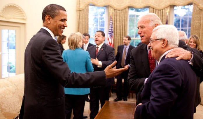 Obama-administrasjonen overførte 1,8 milliarder kroner til palestinerne, timer før de forlot Det hvite hus. (Foto: Det hvite hus) Obama-administrasjonen overførte 1,8 milliarder kroner til palestinerne, timer før de forlot Det hvite hus. (Foto: Det hvite hus)