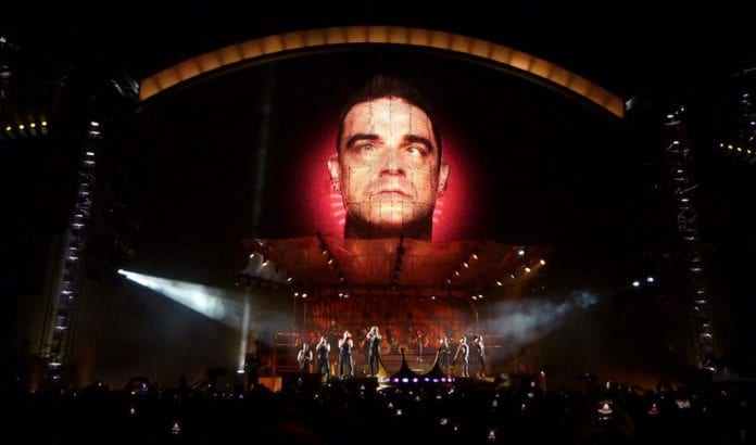 Robbie Williams og Rod Stewart er to nye artister som trosser oppfordringene om kulturell boikott av Israel. (Foto: Matthias Mülhlbradt Robbie Williams og Rod Stewart er to nye artister som trosser oppfordringene om kulturell boikott av Israel. (Foto: Matthias Mülhlbradt