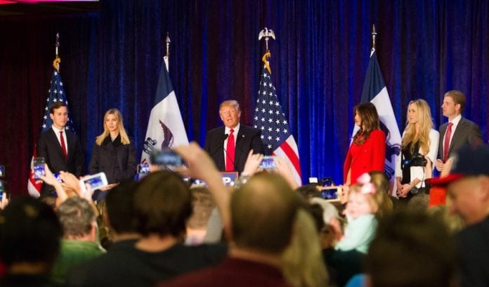 En arabisk avis skriver at Donald Trumps administrasjon har avlyst ambssadeflyttingen, men opplysningene avvises. (Foto: Max Goldberg) En arabisk avis skriver at Donald Trumps administrasjon har avlyst ambssadeflyttingen, men opplysningene avvises. (Foto: Max Goldberg)