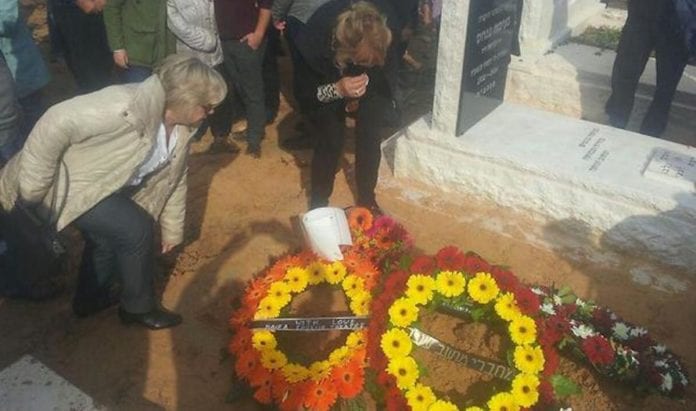 Flere hundre fulgte Guy Kafri til graven. (Foto: Privat) Flere hundre fulgte Guy Kafri til graven. (Foto: Privat)