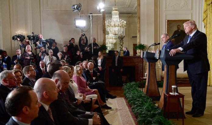 Trump og Netanyahu holdt en felles pressekonferanse etter møtet mellom dem. (Foto: Avi Ohayon/Flickr) Trump og Netanyahu holdt en felles pressekonferanse etter møtet mellom dem. (Foto: Avi Ohayon/Flickr)
