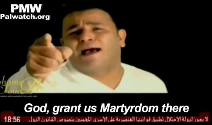 I en ny musikkvideo promoterer Fatah selvmordsbombing for Al-Aqsa-moskeen. (Foto: Skjermdump YouTube) I en ny musikkvideo promoterer Fatah selvmordsbombing for Al-Aqsa-moskeen. (Foto: Skjermdump YouTube)