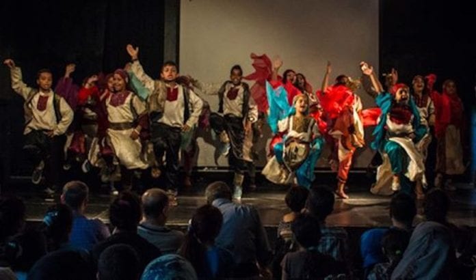 I dansekonkurransen på kultursenteret ble det danset til jihad-musikk. (Foto: Yafa Cultural Center) I dansekonkurransen på kultursenteret ble det danset til jihad-musikk. (Foto: Yafa Cultural Center)