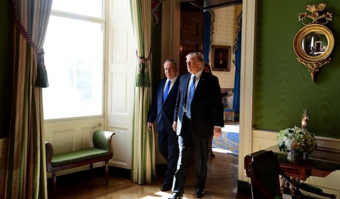 Trump kutter ikke i den militære bistanden til Netanyahu og Israel. Her fra et møte i Det hvite hus. (Foto: Avi Ohayon/Flickr) Trump kutter ikke i den militære bistanden til Netanyahu og Israel. Her fra et møte i Det hvite hus. (Foto: Avi Ohayon/Flickr)