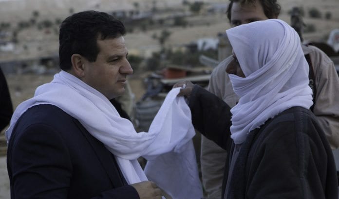 Partiet Hadash og partileder Ayman Odeh har blitt politianmeldt for ytringer på sosiale medier. (Foto: Adalah/Flickr) Partiet Hadash og partileder Ayman Odeh har blitt politianmeldt for ytringer på sosiale medier. (Foto: Adalah/Flickr)