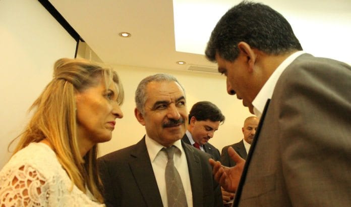 Mohammad Shtayyeh sier åpenlyst at Fatah ikke anerkjenner Israel. (Foto: European Parliamentary Group) Mohammad Shtayyeh sier åpenlyst at Fatah ikke anerkjenner Israel. (Foto: European Parliamentary Group)