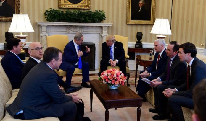 I februar møttes Netanyahu og Trump i Det hvite hus. Neste uke møtes de i Israel. (Foto: Avi Ohayon/Flickr) I februar møttes Netanyahu og Trump i Det hvite hus. Neste uke møtes de i Israel. (Foto: Avi Ohayon/Flickr)