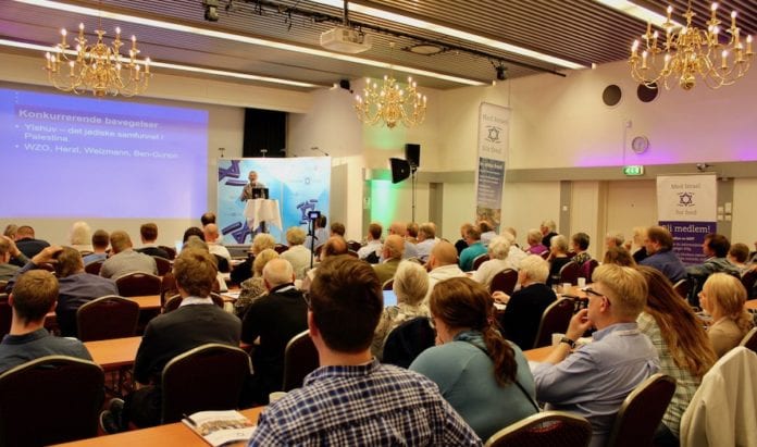 Jan Benjamin Rødner holdt lørdag et foredrag på Israelkonferansen om zionismens historie. (Foto: Bjarte Bjellås) Jan Benjamin Rødner holdt lørdag et foredrag på Israelkonferansen om zionismens historie. (Foto: Bjarte Bjellås)