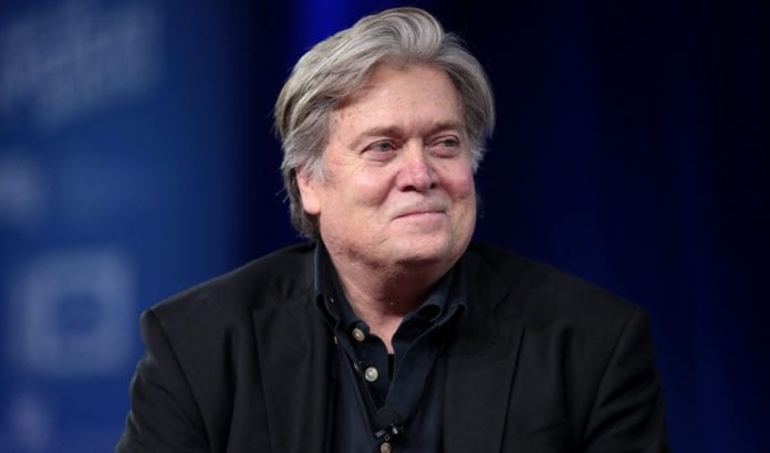 Steve-Bannon Etter et halvt år i jobben har Steve Bannon sluttet som sjefstrateg for Donald Trump. (Foto: Gage Skidmore/Flickr)