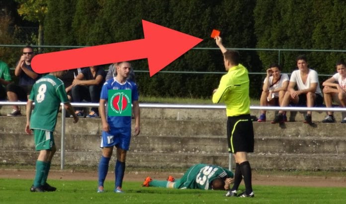 Palestinakomiteen må få rødt kort av Norway Cup-arrangørene. (Illustrasjonsfoto: Groundhopping Merseburg, flickr, montasje: MIFF) Palestinakomiteen må få rødt kort av Norway Cup-arrangørene. (Illustrasjonsfoto: Groundhopping Merseburg, flickr, montasje: MIFF)