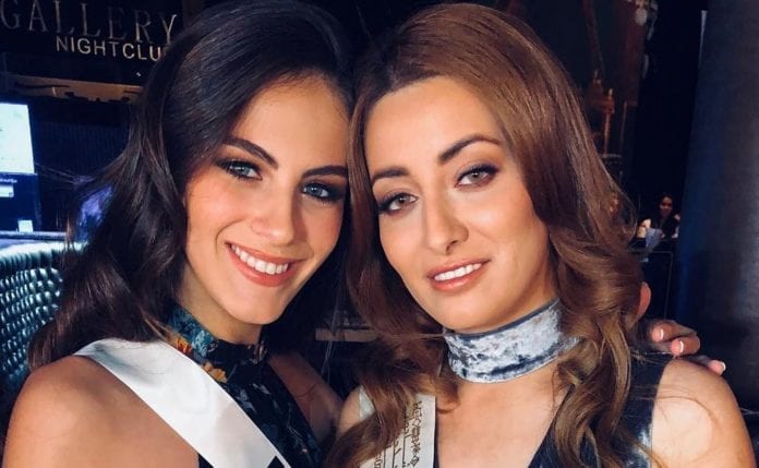 Miss Irak og Miss Israel Miss Israel Adar Gandelsman (t.v.) og Miss Irak Sarah Idan poserte sammen. Det var det ikke alle som likte. (Foto: Instagram)