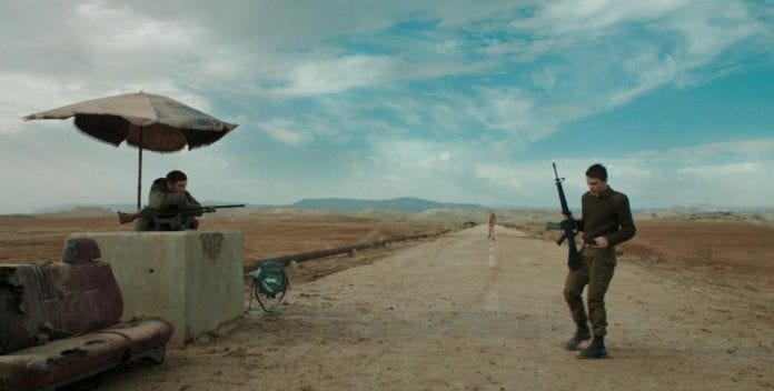 Foxtrot2 Det ble ingen Oscar-nominasjon på den kritikerroste spillefilmen «Foxtrot». (Foto: Skjermdump)