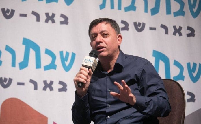 Avi Gabbay_facebook Avi Gabbay i det israelske Arbeiderpartiet mener Netanyahu må trekke seg på grunn av anklagene. (Foto: Facebook)