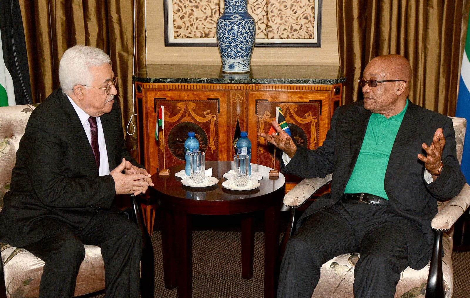 Sør-Afrikas president Jacob Zuma og palestinernes president Mahmoud Abbas. (Foto: GCIS)