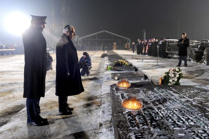 Netanyahu Auschwitz Benjamin Netanyahu ved markeringen av 65-årsdagen for frigjøringen av Auschwitz i 2010. (Foto: Flickr/CC)