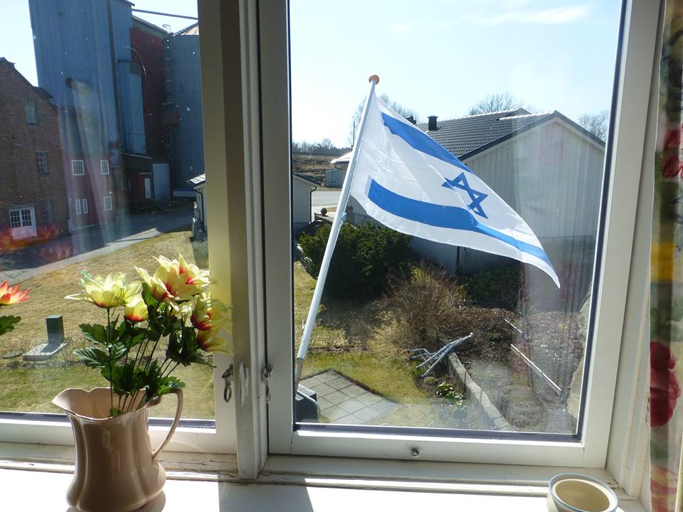 Også i Vestfold flagges det.
