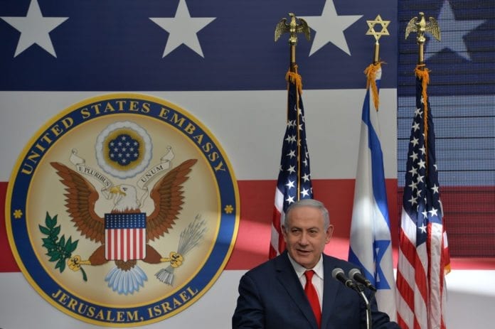 41389774614_93daa86d15_k Benjamin Netanyahu var strålende fornøyd under åpningen av USAs ambassade i Jerusalem. (Foto: Avi Ohayon/Flickr)