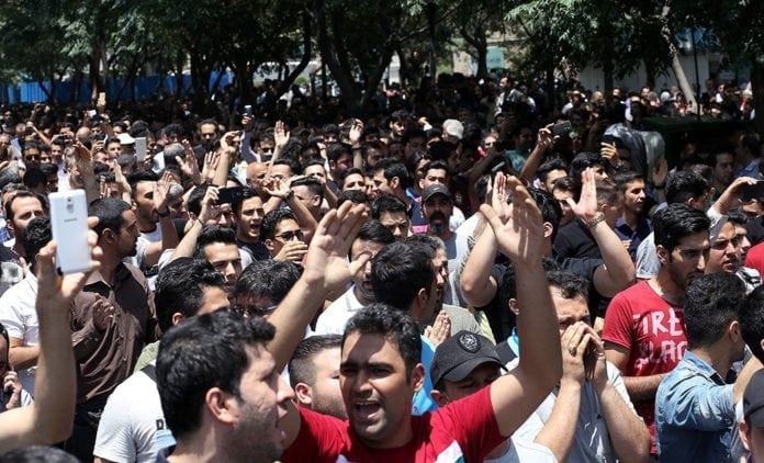 Tehran_Bazaar_protests_2018-06-25_05 Iranere demonstrerer mot landets regime i hovedstaden Teheran 25. juni 2018. (Foto: Omid Vahabzadeh/Wikipedia)