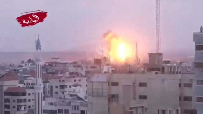 Bombing av Gaza Israel gjennomførte fredag 20. juli en rekke angrep på Hamas-mål på Gazastripen etter at en israelsk soldat ble drept. (Foto: Skjermdump Twitter-video)