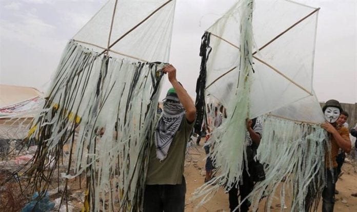 Hamas skal ha gått med på å hindre at palestinere sender slike branndrager fra Gazastripen. (Foto: Facebook) Hamas skal ha gått med på å hindre at palestinere sender slike branndrager fra Gazastripen. (Foto: Facebook)