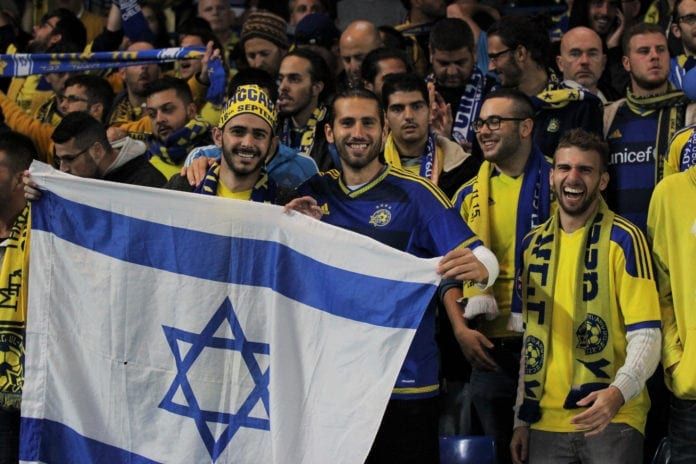 Maccabi Tel Aviv Maccabi Tel Aviv-fans før kampen mot Chelsea i i Champions League i 2015. (Foto: Flickr)